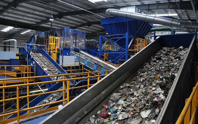 Waste recycling plant