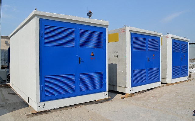 Concrete-encased transformer plant